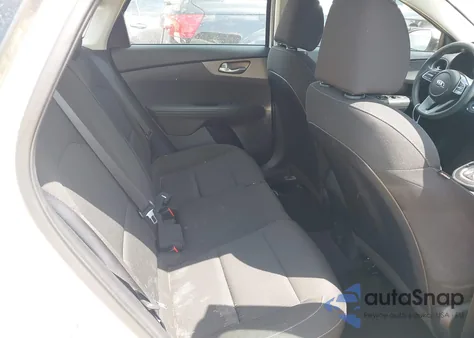 2021 Kia Forte Lxs z USA, uszkodzony, nr VIN 3KPF24AD6ME389785